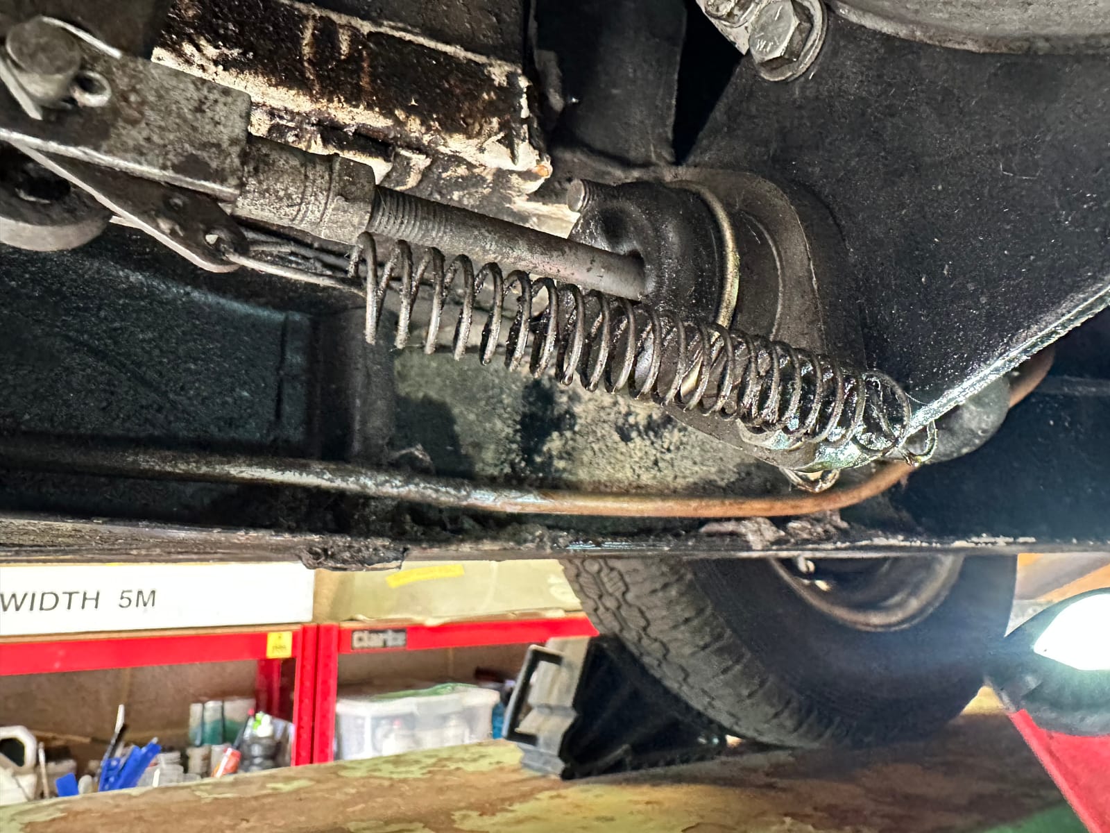 Clutch slave cylinder
